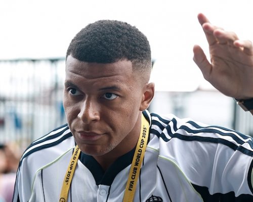 Mbappé se v Reálu přihlásil o desítku, kterou měli Modrič, Figo, Sneijder či Özil. Připadne devítka Endrickovi?