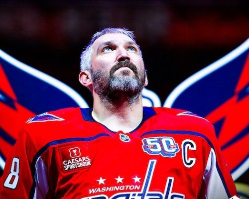 Ovečkin miluje dávat góly a v NHL by mohl být i po čtyřicítce. Klidně může hrát ještě dva tři roky, říkají jeho spoluhráči