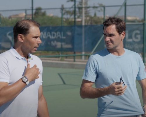 Federer přepadl Nadala na Mallorce: Velikáni potěšili mladíky v akademii a střihli si i golfový duel