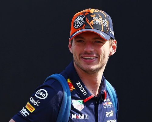 Je rozhodnuto a stáje Mercedes i Aston ostrouhaly: Čtyřnásobný šampion Verstappen nikam nejde