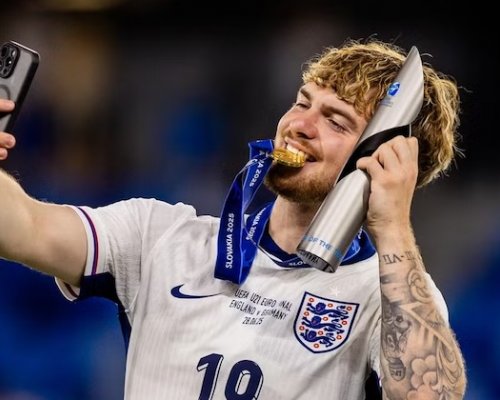 Od Irankundy po Garnacha aneb 10 mladých fotbalistů, které se vyplatí sledovat v sezoně 2025/26
