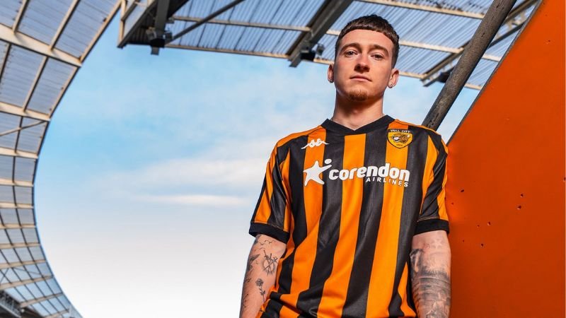 Ostuda v Anglii: Hull i Wednesday pod přestupovým embargem, kabiny v nejistotě