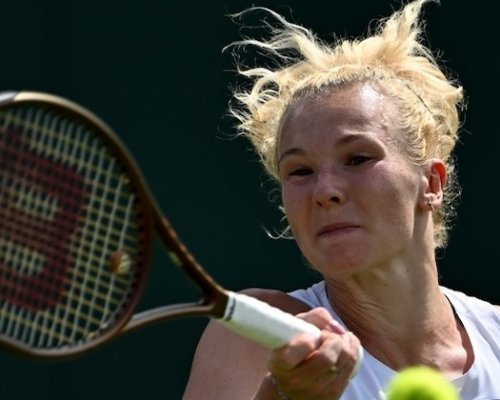 Déšť, drama a hlavně dvě čtvrtfinále za jeden den. Siniaková zatím píše náramný wimbledonský příběh