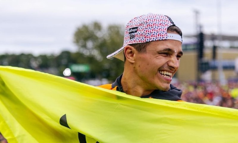 Teď už má na nose dvě jizvy. Norris si z děkovačky v Silverstone odnesl krvavý šrám
