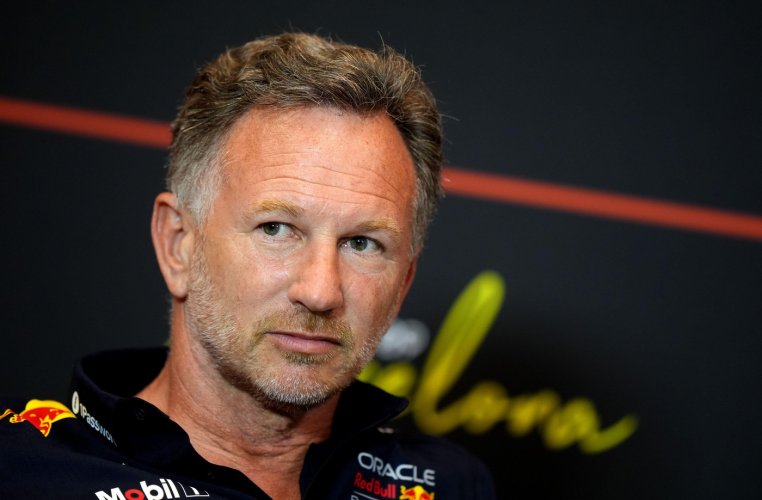 Verstappenův Red Bull mění šéfa, Horner končí po 20 letech