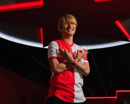 První Japonec ve Slavii dráždí fanoušky: málem se porval, touží po titulu a nestačí se divit Čechům