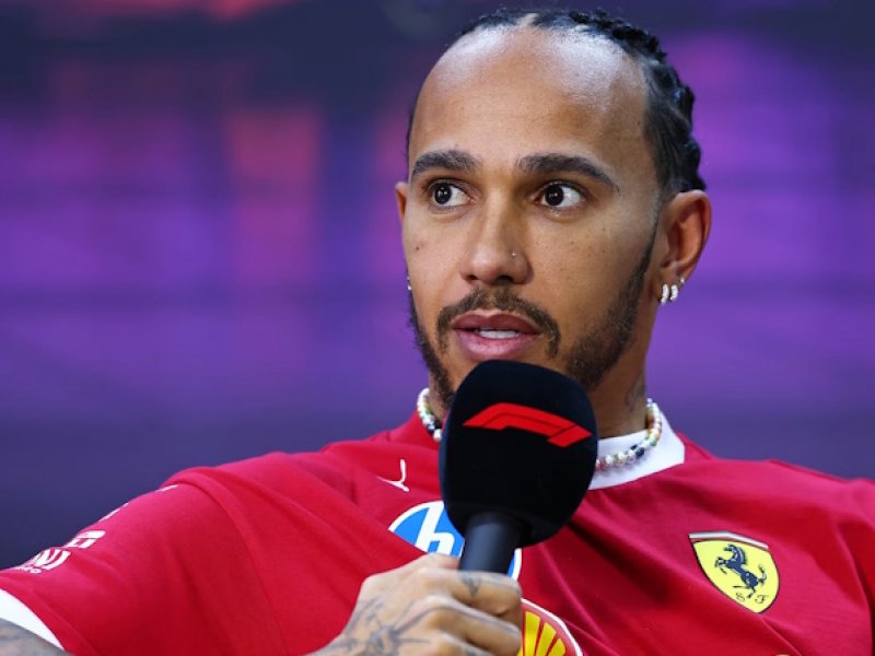 Ochranný štít nad šampionem. Jak se šéf Ferrari snaží utišit bouři kolem Hamiltona