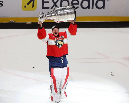 Osm dní nepřetržité party! Vaněček přivezl Stanley Cup a míří do nové brankářské dvojky