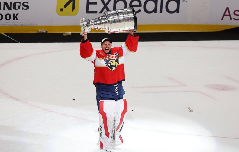 Osm dní nepřetržité party! Vaněček přivezl Stanley Cup a míří do nové brankářské dvojky