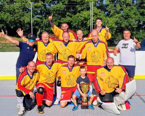 CCM 1. ligu v trojkovém hokejbalu vyhrál SK Jungle Fever