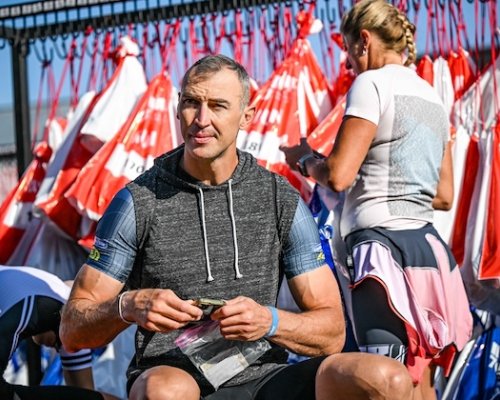 Čtyři hodiny, 56 minut, 47 vteřin. Chára dokončil hradeckého Ironmana na 316. příčce, cílem dál zůstává šampionát na Havaji