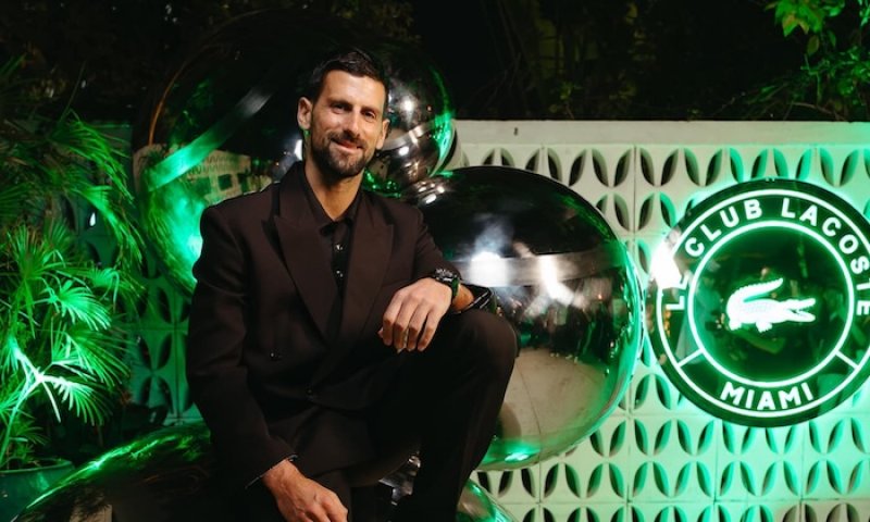 Djokovič vyměnil těsně před US Open tenisovou raketu za housle a zahrál Vivaldiho "Čtvero ročních dob"