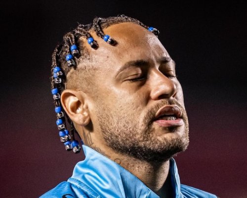 Ponížení, pláč, hněv fandů i utěšování Coutinhem. Neymar se po nejhorší prohře kariéry neubránil slzám, trenér dostal padáka
