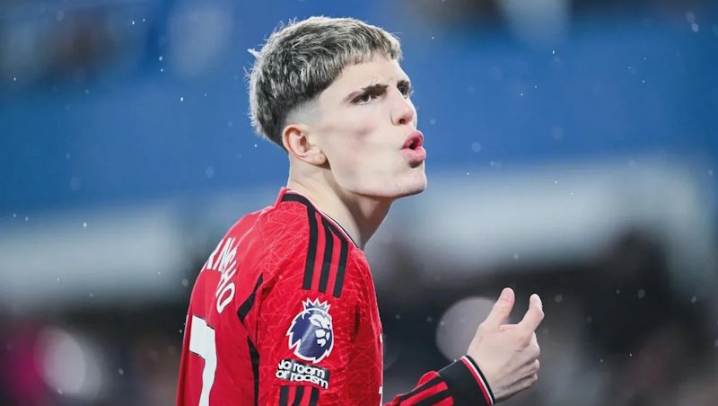 Zrada v rudém dresu. Garnacho by rád utekl z Old Trafford do náruče rivala