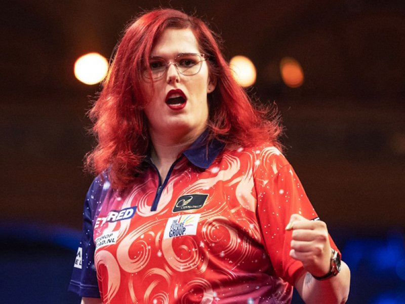 Revoluce v šipkách: Transgender hráčka se už nepostaví proti ženám