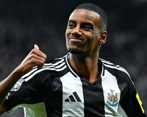 Válka v zákulisí! Isak hodlá stávkovat, dokud mu Newcastle nepovolí odchod