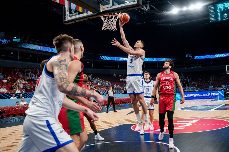 Energie šla dolů a to nejde! Čeští basketbalisté šokovali prohrou na startu EuroBasketu