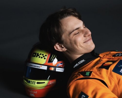 Piastri má důvod k úsměvu, bodoval neuvěřitelných 40 víkendů v řadě, Hamilton naopak čeká na triumf už dlouhých třináct měsíců