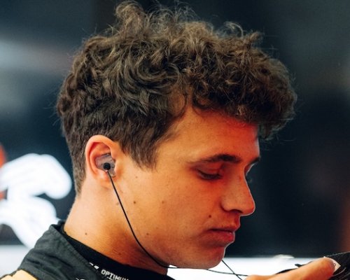 Oběť vlastního dodavatele? McLaren nasazuje nové díly a posílá hvězdu na chvost