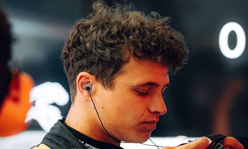 Oběť vlastního dodavatele? McLaren nasazuje nové díly a posílá hvězdu na chvost