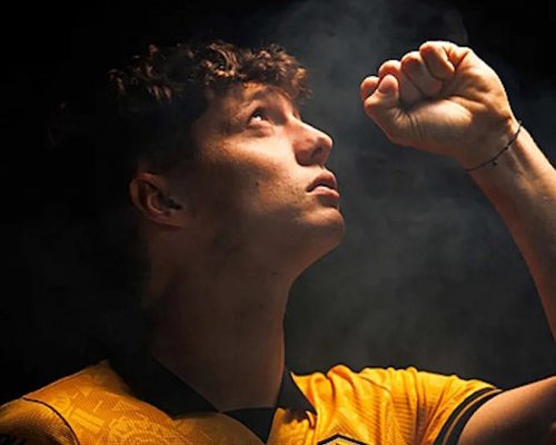 Krejčí pod palbou kritiky. Fanoušci Vlků ho po prohře s Arsenalem nešetřili