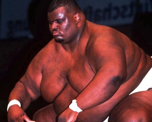 Tragický osud obra z klece: Vážil přes 300 kg a zemřel v pouhých 51 letech