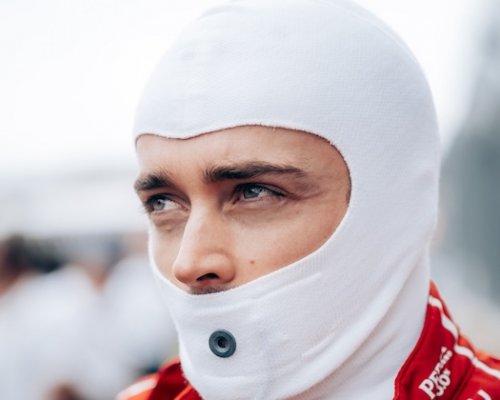 Leclerc o Hamiltonovi: Nepochybuji, že druhá polovina sezony bude z jeho strany mnohem pozitivnější