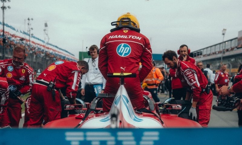 Další rána pro Ferrari před domácím podnikem! Hamilton odstartuje v Monze s penalizací pěti míst na startu