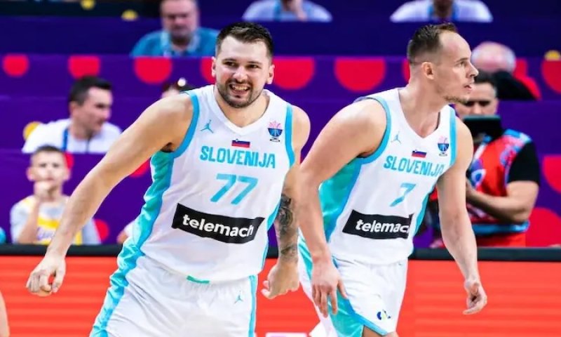 Dončić zazářil triple-doublem, Antetokounmpo režíroval drtivou demolici a Fontecchio uzmul nový bodový rekord Eurobasketu