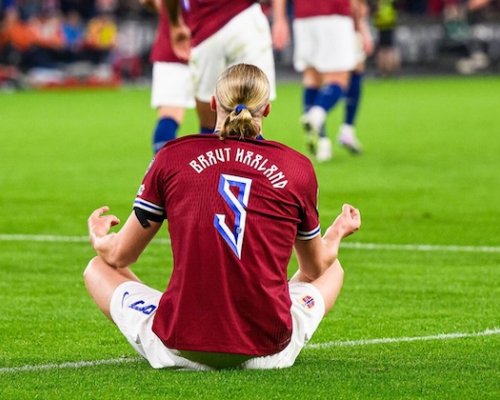 Jedenáct ran od Norska. Haaland se omlouval moldavskému brankáři, který schytal historický debakl