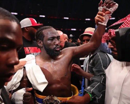 Nezastavitelný Crawford! Stále bez porážky, 42 výher, vládce tří divizí a nyní čerstvý titul neoddiskutovatelného krále super střední váhy