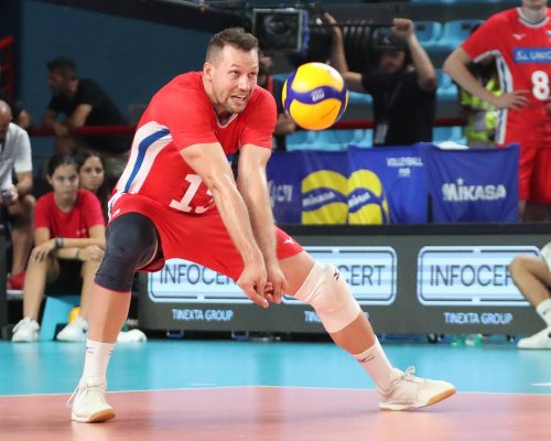 Škoda že jsme neuhráli ani set, řekl Galabov po porážce s favoritem. Národní tým tak čeká zápas o všechno