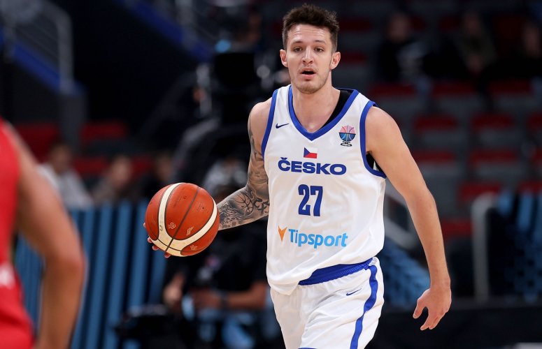 Musíme pracovat dál a nenechat se tím znechutit, řekl Krejčí po konci českých nadějí na EuroBasketu