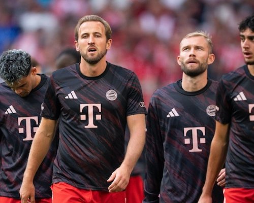 Přestupová bomba s Kanem pro léto 2026? Barcelona o něm sní, Chelsea sondovala půdu a Spurs vyčkávají