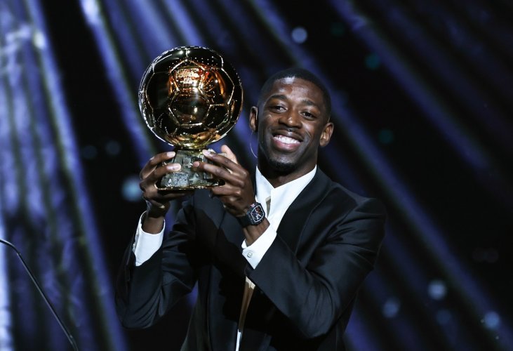 Trofej si odneseme domů jako tým, prohlásil nový držitel Zlatého míče Ousmane Dembélé