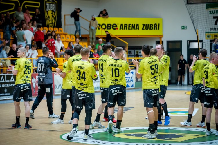 Extraliga vyhlíží souboj reprezentačních tahounů. Chceme pokračovat na vítězné vlně, hlásí Mičkal