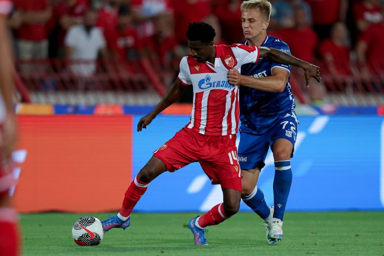 Olayinka by se rád vrátil do Slavie. Proč se v Bělehradě trápí?