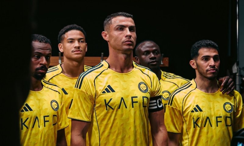 Přesune se majitel Zlaté kopačky v Ligue 1 z Marseille do pouště? Ronaldo se osobně zapojil do lanaření Greenwooda