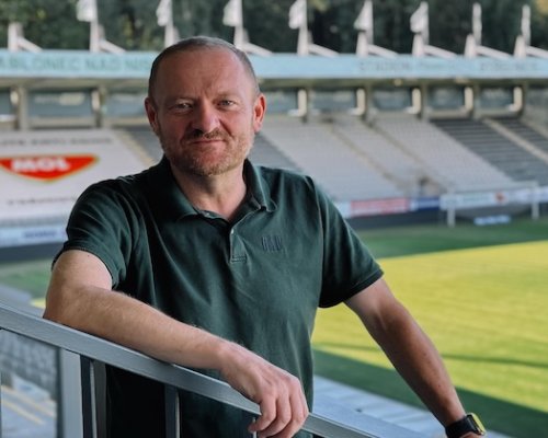 Nový majitel Jablonec bude jediný milionář mezi miliardáři. Stoprocentně patříme do šestky, hlásí Peltův nástupce Střeštík