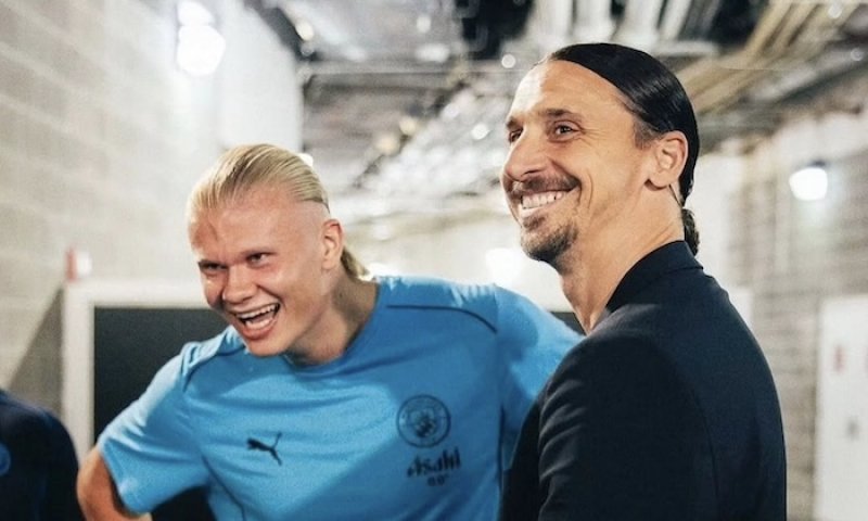 „Ferrari, jsi v dobrých rukou.“ Ibrahimović slaví další přírůstek do garáže za necelých 100 milionů korun