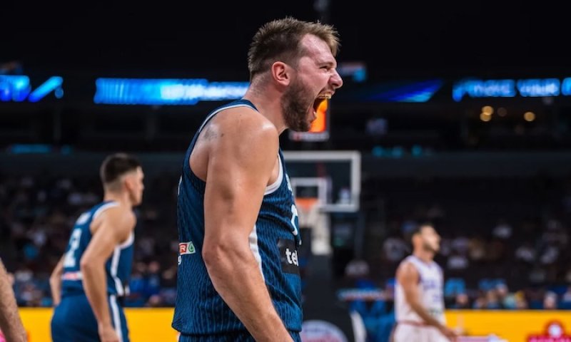 Slovinský fenomén a nejlepší střelec EuroBasketu Dončić předvedl proti Itálii velkolepou show. Zastaví i světové šampiony?