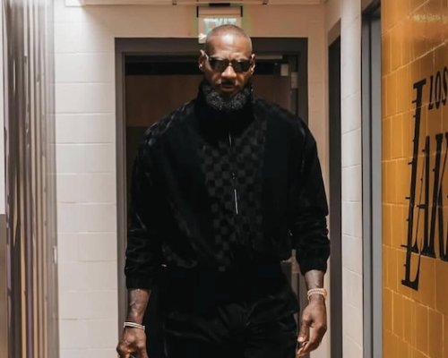 52 milonů dolarů bez bonusů, reklam a dalších příjmů? To by nepokračoval jen blázen. Vypadám dobře, moje žena je krásná, říká LeBron