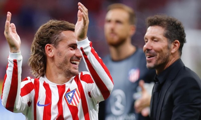 Griezmann pokořil v Atlétiku hranici 200 gólů. „Talent nezná věk," chválí Simeone, jenž hvězdu přeškolil na jiný post