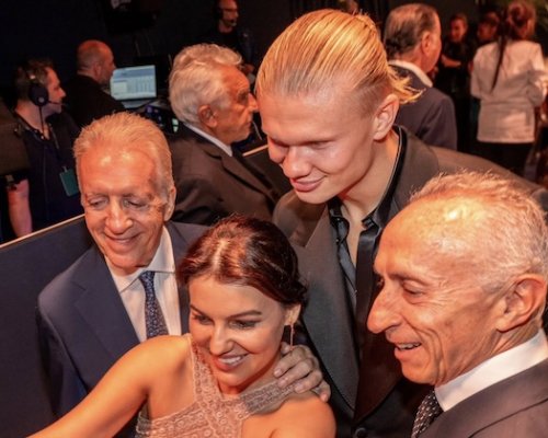 Žádný hráč v historii světového fotbalu nedokázal vstřelit 50 mezinárodních branek tak rychle jako Haaland