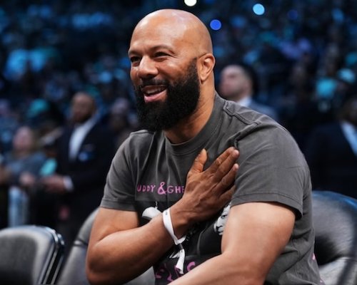 Z podavače míčů Bulls k autorovi znělky NBA. Basketl má duši, tvrdí autor nové hymny soutěže, který má Grammy, Emmy i Oscara