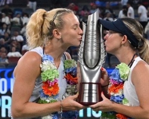 Královna čtyřhry opět úřaduje! Siniaková oslavila ve Wu-chanu již čtvrtý titul roku a může přezimovat na postu světové jedničky