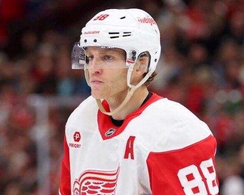 Kdo bude král amerického hokeje? Kane už dýchá na záda legendárnímu Modanovi, Matthews mu ale šlape na paty