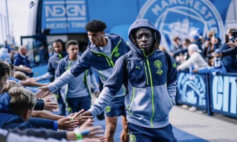 Zlomový listopad! Premier League chce zavést platový strop, gigantům z Manchesteru se to nelíbí