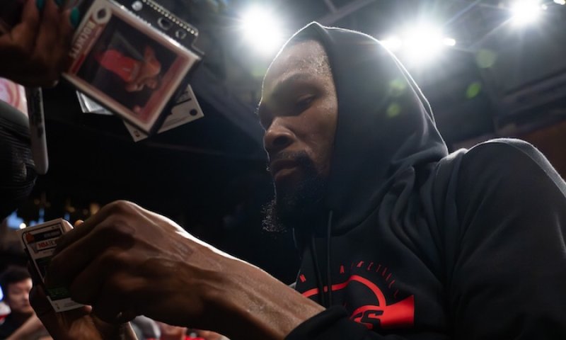Durant je na nejlepší cestě stanovit nový finanční rekord NBA. Bodově bude útočit na Chamberlaina, Nowitzkého i Jordana