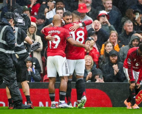 Vlasy mu rostou, trpělivost jiným ne. Fanoušek United napadl slavného vlasáče